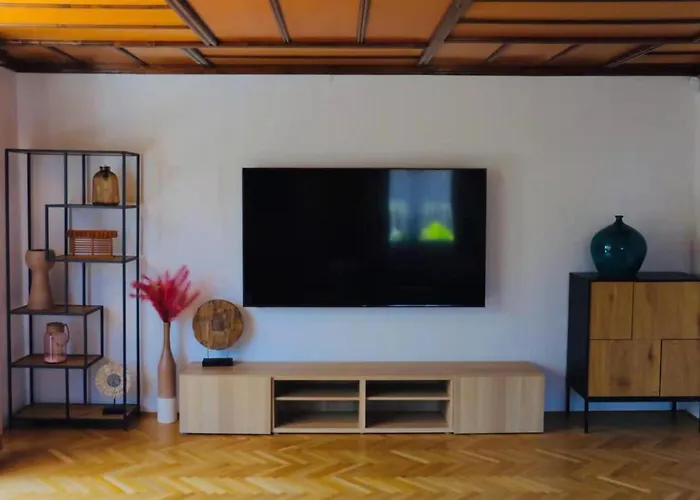 Moychi Πανσιόν 3*