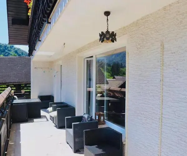 Πανσιόν Moychi