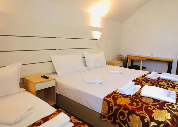 Moychi Πανσιόν 3*