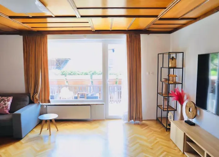 Πανσιόν Moychi